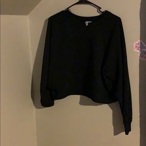 Black cropped sweatshirt